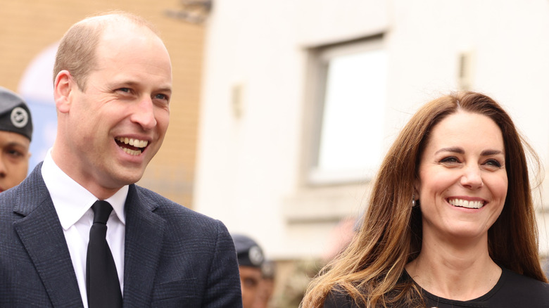 Prince William et Kate Middleton en riant