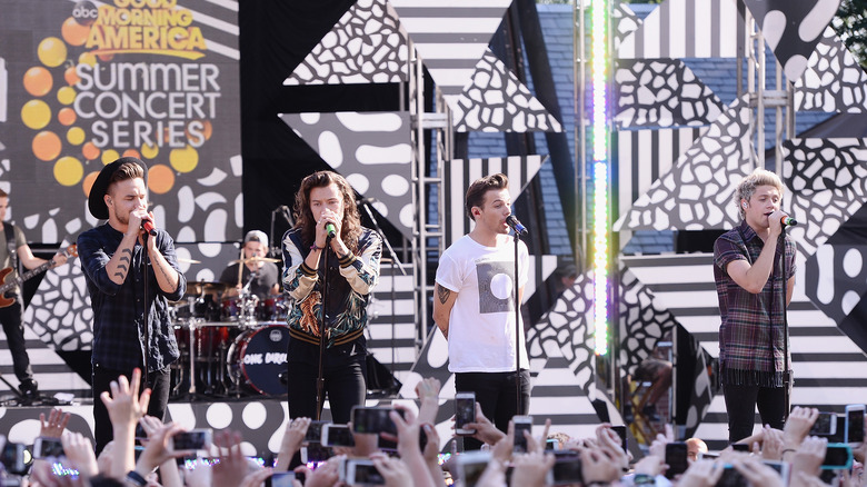 One Direction performant sur GMA