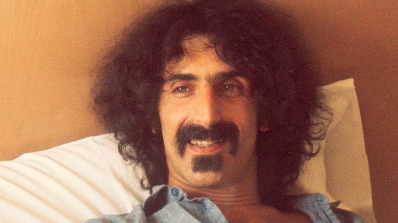 Frank Zappa souriant