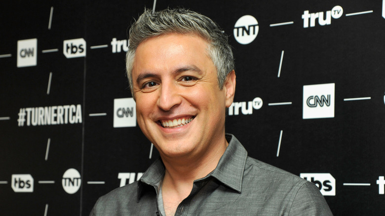 Reza Aslan souriant