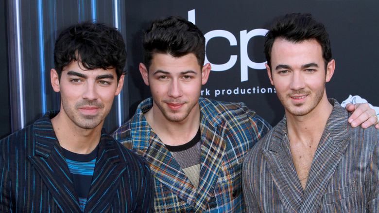 Tapis rouge des Jonas Brothers 