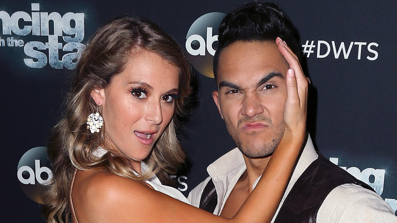 Alexa et Carlos PenaVega dans Dancing with the Stars