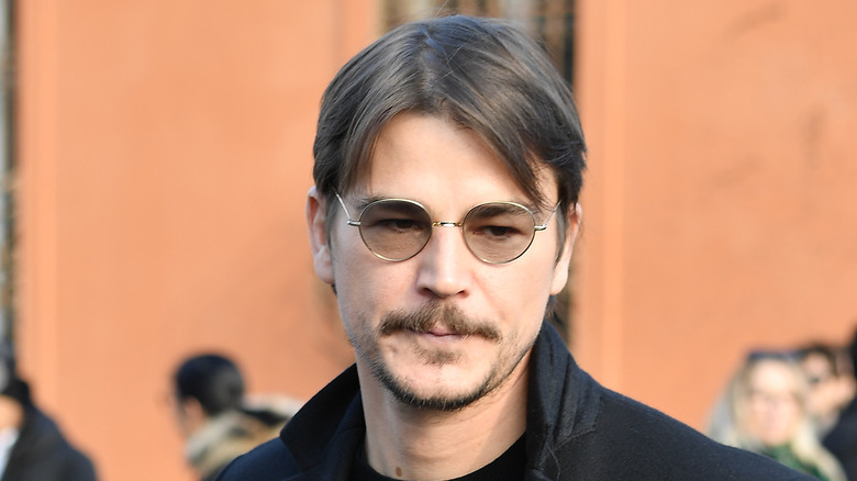 Josh Hartnett en lunettes de soleil