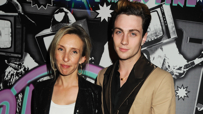 Sam Taylor-Johnson et Aaron Taylor-Johnson souriant 