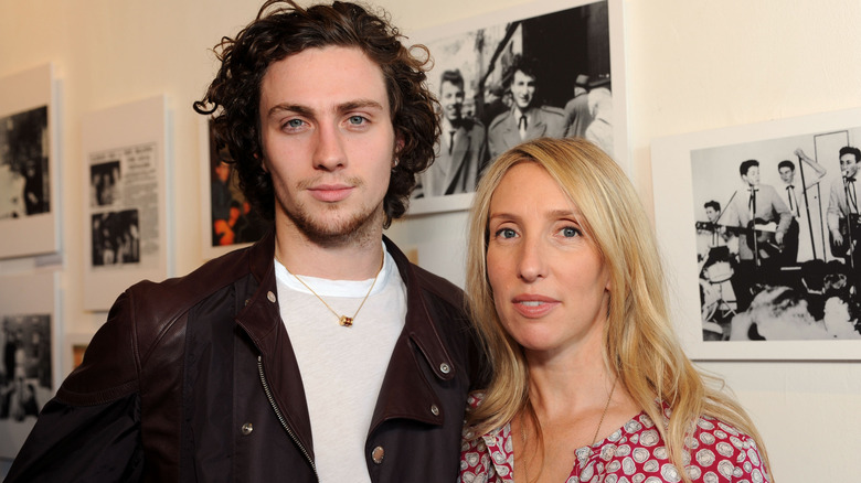 Aaron Taylor-Johnson et Sam Taylor-Johnson souriant 