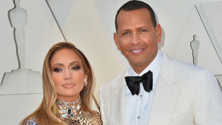 Jennifer Lopez et Alex Rodriguez posant ensemble