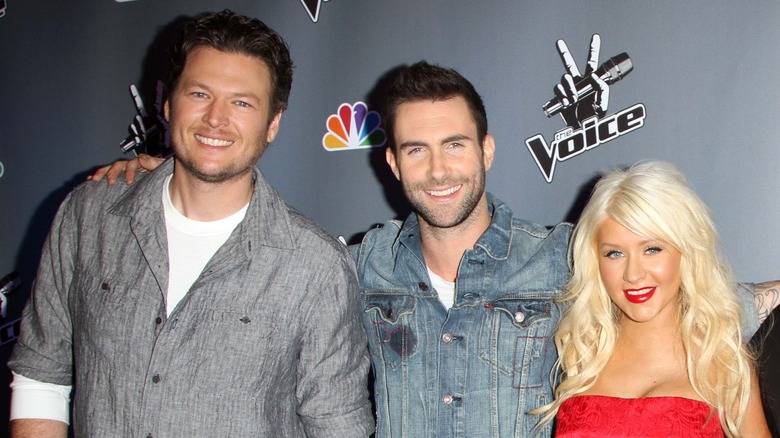 Adam Levine avec Blake Shelton et Christina Aguilera faisant la promotion de "The Voice"