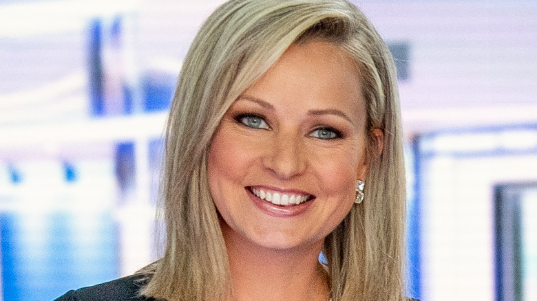 Sandra Smith souriant 