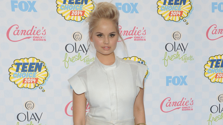 Debby Ryan souriant 