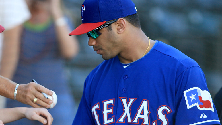 Russell Wilson en uniforme des Texas Rangers