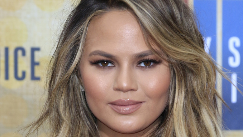 Chrissy Teigen a quelque chose à dire sur Ben Affleck et Matthew Perry