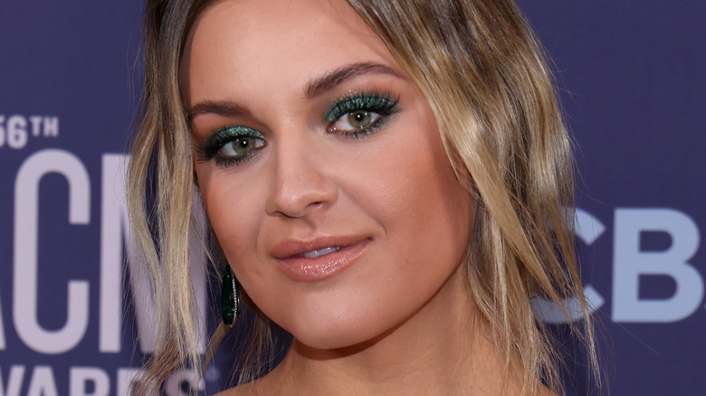 Kelsea Ballerini et Kane Brown co-animeront les CMT Awards 2021.  Voici pourquoi les fans sont pompés