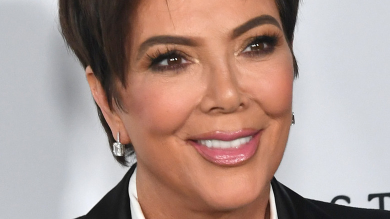 Kris Jenner révèle de nouveaux détails dans la nouvelle série Hulu des Kardashians