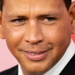 La nouvelle ligne de maquillage d’Alex Rodriguez soulève les sourcils