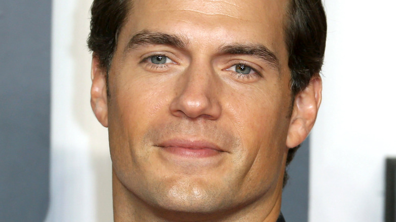 La transformation d’Henry Cavill d’un enfant en bas âge à 38 ans