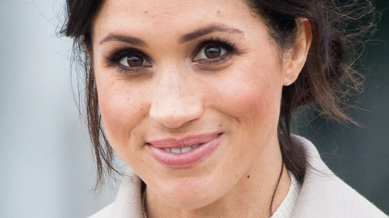 La vraie raison pour laquelle un aide du palais aurait roulé les yeux sur Meghan Markle