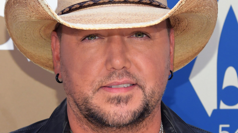 La vraie signification derrière «  Blame It On You  » par Jason Aldean