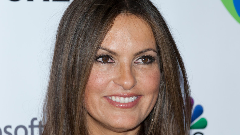 Mariska Hargitay a un message pour les fans après que l’IRM a révélé des blessures