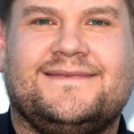 Pourquoi James Corden organise-t-il la réunion des amis?