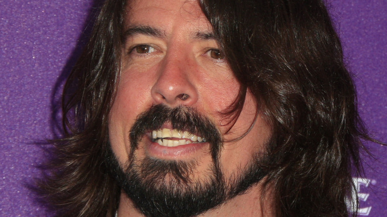 Que signifie vraiment la «honte» de Foo Fighters?