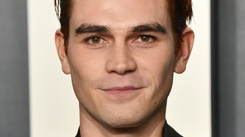 Riverdale Star KJ Apa partage une mise à jour surprenante sur sa vie