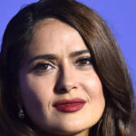 Salma Hayek révèle des détails effrayants sur son expérience COVID-19