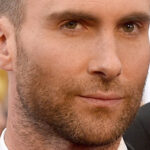 Voici combien Adam Levine vaut vraiment