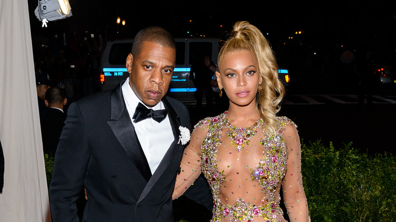 Jay-Z et Beyonce posant