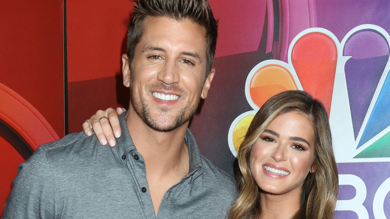 Jordan Rodgers et JoJo Fletcher sur le tapis rouge