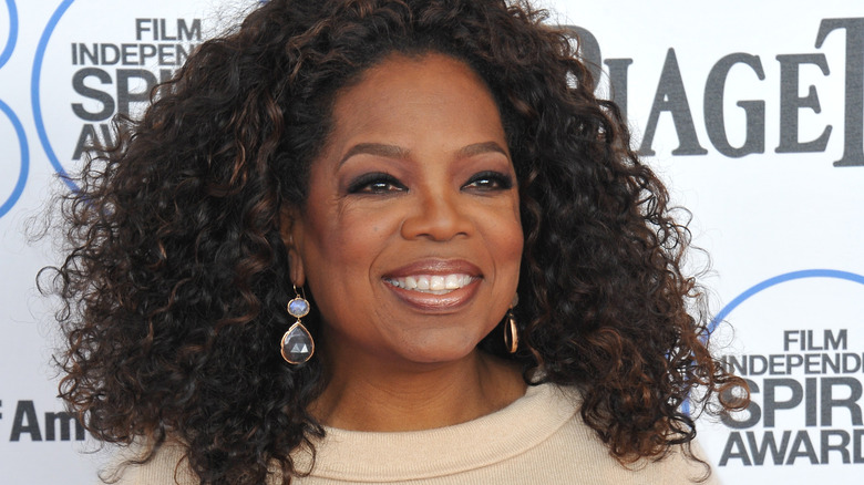 Oprah Winfrey cheveux bouclés