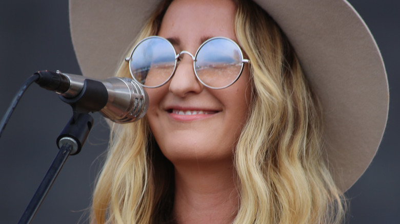 Margo Price, chant