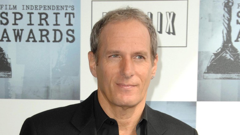 Michael Bolton réagit sur le tapis rouge