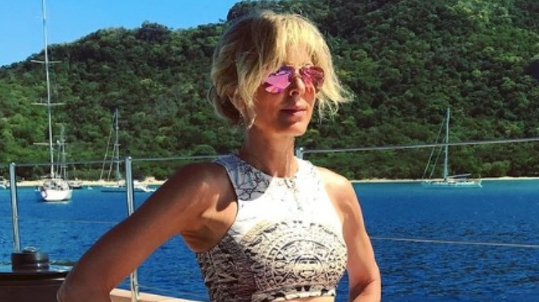 Marla Maples sur un bateau