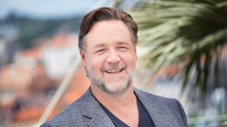 Russell Crowe souriant