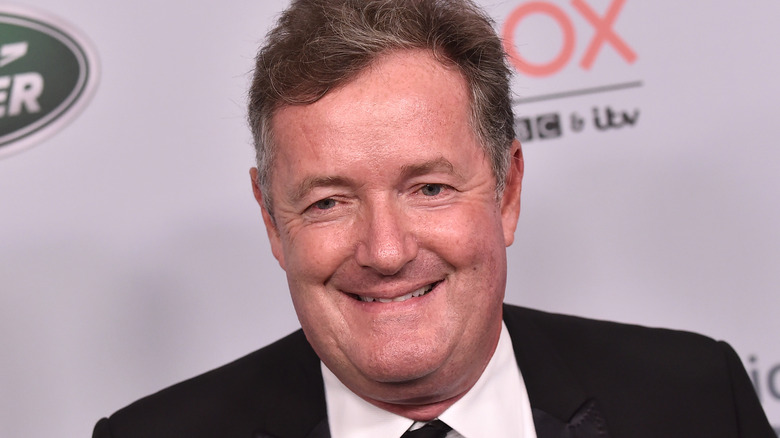 Piers Morgan penché