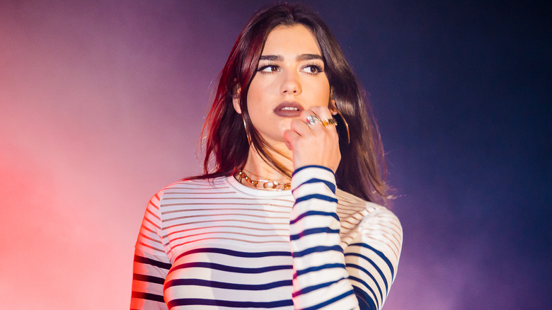 Dua Lipa sur scène