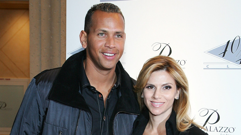 Alex Rodriguez et Cynthia Scurtis sur le tapis rouge