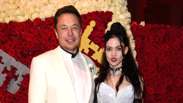 Elon Musk et Grimes lors d'un événement