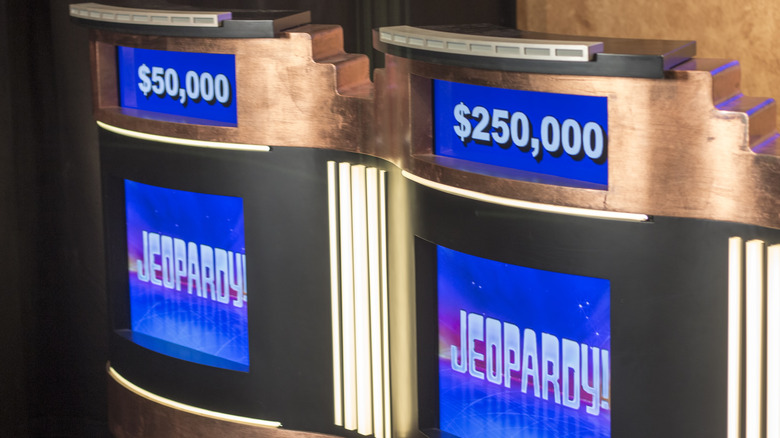 Jeopardy set, jeu télévisé, photo du podium 