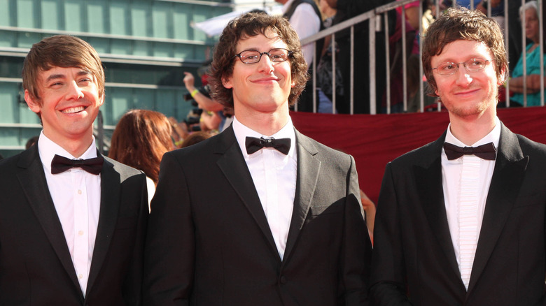 Jorma Taccone, Andy Samberg, Akiva Schaffer souriant