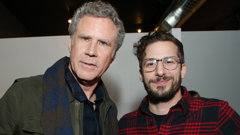 Will Ferrell et Andy Samberg souriant