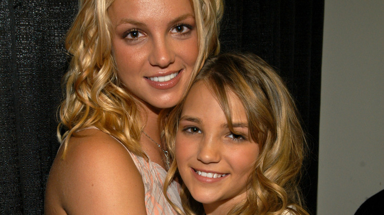 Britney Spears embrasse Jamie Lynn Spears