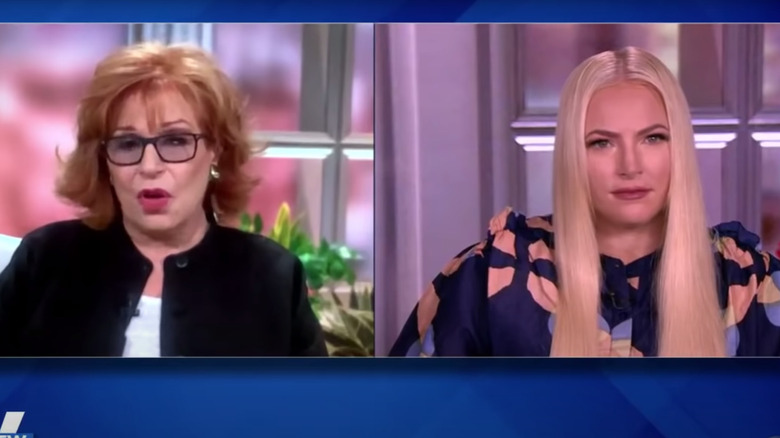 Joy Behar et Meghan McCain dans The View