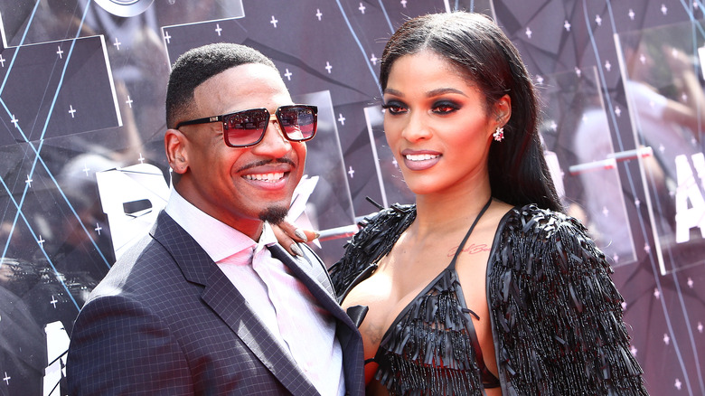 Stevie J et Joseline Hernandez sur le tapis rouge