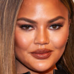 Chrissy Teigen vient de révéler comment elle va au milieu de son scandale d’intimidation