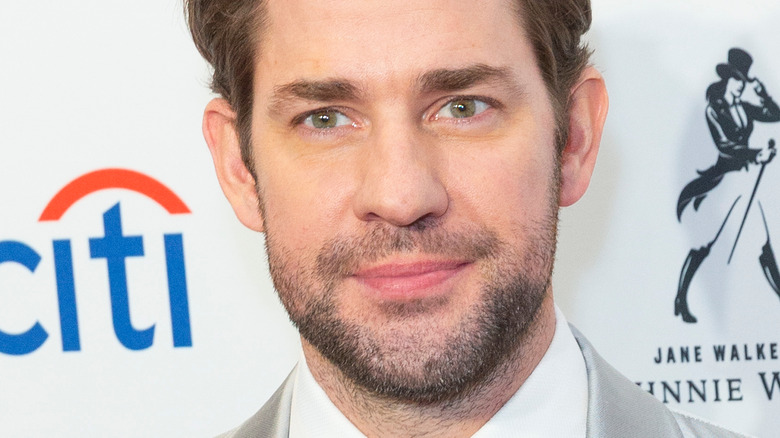 John Krasinski réagit à l’allégation d’Amy Schumer au sujet de son mariage