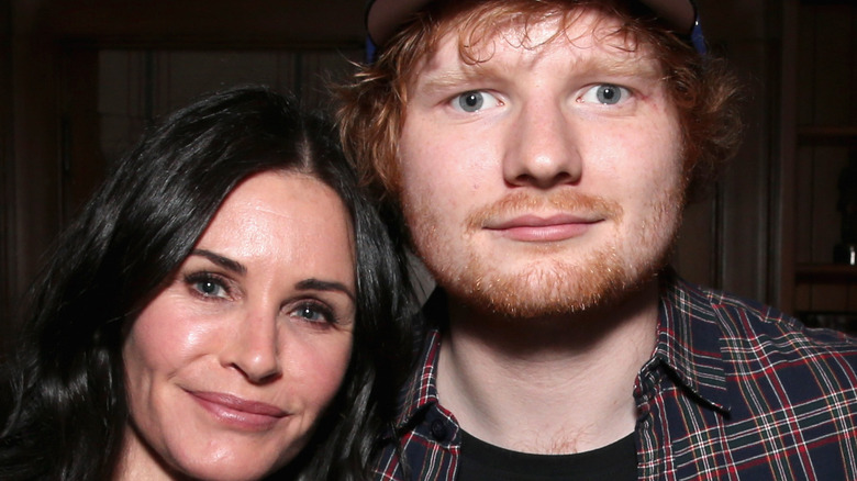 La farce NSFW Ed Sheeran a tiré sur son amie Courteney Cox