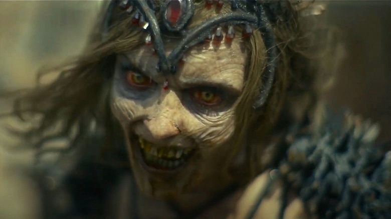 La reine des zombies de Army Of The Dead est magnifique dans la vraie vie