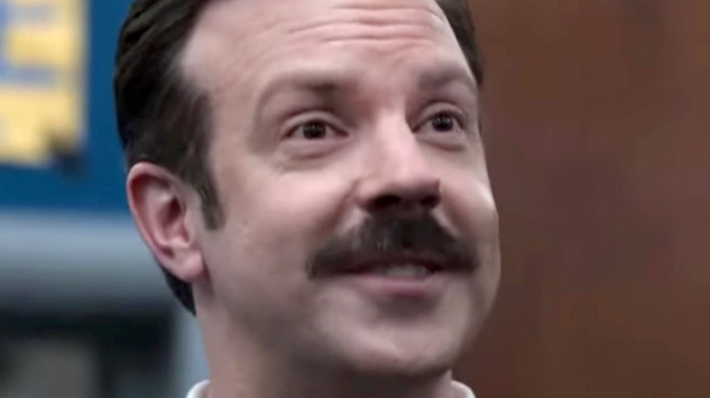 La relation de Jason Sudeikis avec la co-star de Ted Lasso est confirmée