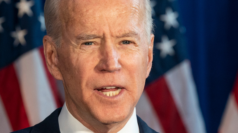 La vérité derrière le coup de poing perplexe de Joe Biden